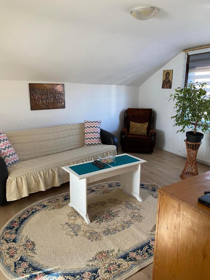 Micin Dom Apartment Pirot Ngoại thất bức ảnh
